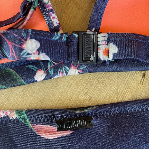 👙 Triangl Delilah Floral neoprene bikini 👙 - Picture 4 of 8